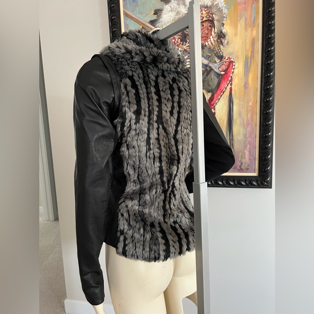 Danier 2-in-1 Genuine Leather Jacket / Faux Fur Vest — Size XXS - Picture 6 of 15